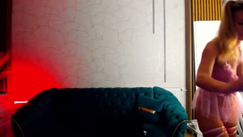 Snapshot of vanessa_posh chatting on October 8, 6:49 pm vanessa_posh online show from October 8, 6:49 pm