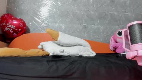 vanessaadol online show from February 26, 11:41 am