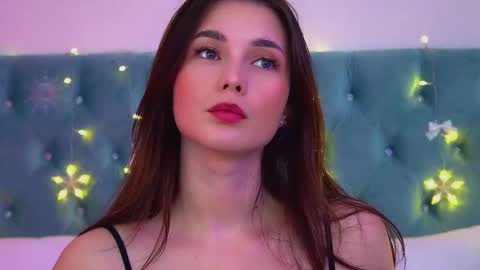 Snapshot of vanessacelesti chatting on December 19, 6:15 pm Vanessa online show from December 19, 6:15 pm