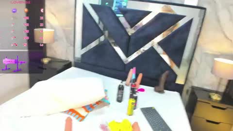 Vanessa Hard online show from April 17, 8:23 pm