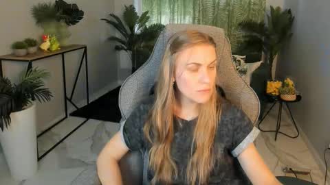 Vanessa online show from October 20, 6:47 am