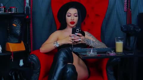 Miss Vanessa online show from March 6, 1:35 pm