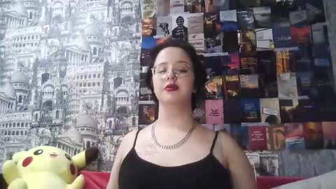 Snapshot of vanessashadow chatting on October 27, 4:33 pm vanessashadow online show from October 27, 4:33 pm