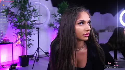 Vanessa Simon online show from January 20, 6:53 am