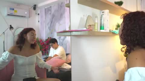 Snapshot of vanilla_hot_ chatting on October 19, 7:36 pm vanilla_hot_ online show from October 19, 7:36 pm
