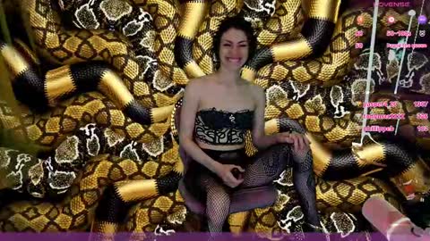Snapshot of vanilla_skkye chatting on September 24, 2:42 pm Skkye online show from September 24, 2:42 pm