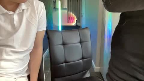 Snapshot of vanilladirtybitch chatting on November 24, 11:10 am vanilladirtybitch online show from November 24, 11:10 am