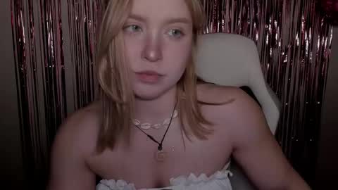 Snapshot of vanillalivitski chatting on September 8, 4:06 pm Vanilla online show from September 8, 4:06 pm