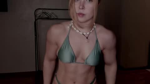 Snapshot of vanillalivitski chatting on October 4, 10:57 am Vanilla online show from October 4, 10:57 am