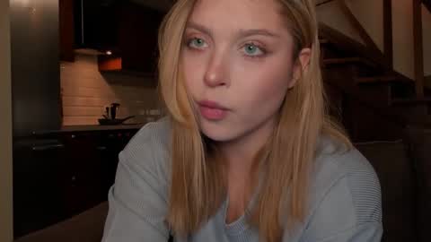 Snapshot of vanillalivitski chatting on November 19, 1:33 pm Vanilla online show from November 19, 1:33 pm