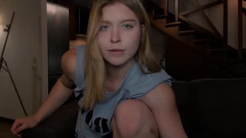 Snapshot of vanillalivitski chatting on November 24, 1:33 pm Vanilla online show from November 24, 1:33 pm