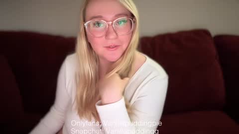 vanillapuddingpie online show from December 6, 4:58 am