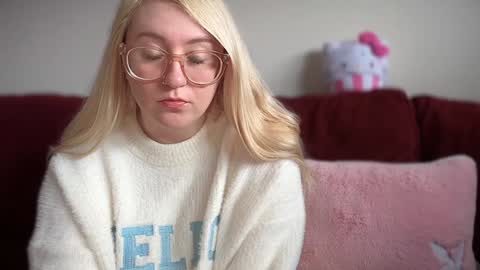 vanillapuddingpie online show from January 23, 5:10 pm