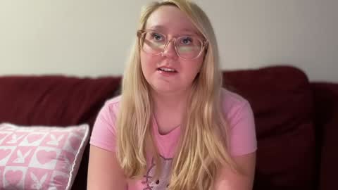 vanillapuddingpie online show from January 30, 11:45 pm