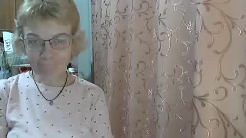 Snapshot of vanillaxcreamy chatting on March 10, 6:23 pm Vanillaxcreamy online show from March 10, 6:23 pm