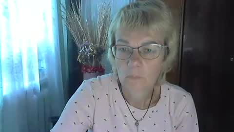 Snapshot of vanillaxcreamy chatting on September 30, 9:03 am Vanillaxcreamy online show from September 30, 9:03 am
