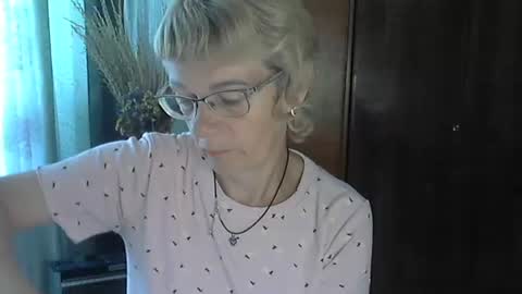 Snapshot of vanillaxcreamy chatting on October 3, 8:44 am Vanillaxcreamy online show from October 3, 8:44 am
