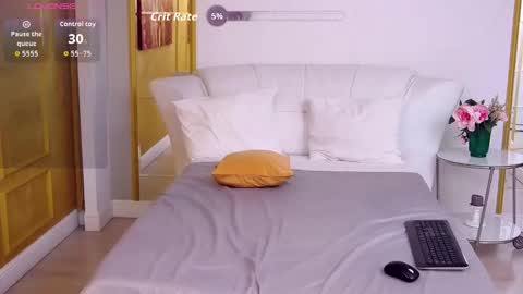 Vanilux online show from October 4, 5:55 pm