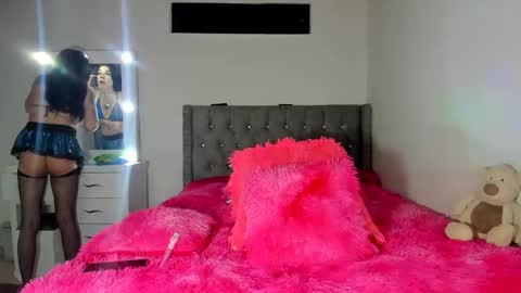 Snapshot of vanne_horny77 chatting on October 24, 2:19 am Vanessa online show from October 24, 2:19 am