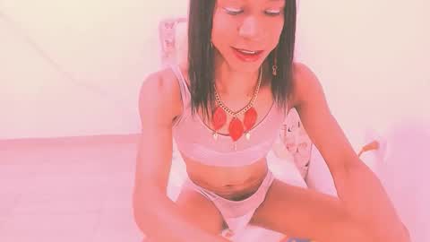 VANNESA online show from April 2, 9:45 pm