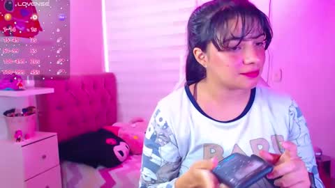 Snapshot of vannessa_shy chatting on December 7, 3:52 pm Vanesa online show from December 7, 3:52 pm