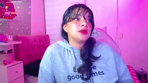 Snapshot of vannessa_shy chatting on December 10, 12:17 am Vanesa online show from December 10, 12:17 am