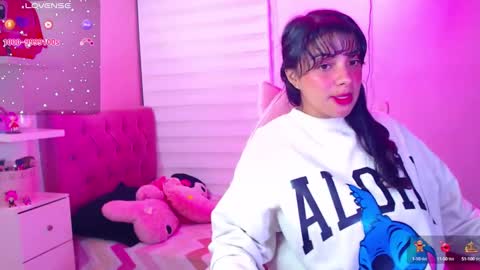 Snapshot of vannessa_shy chatting on December 19, 12:24 am Vanesa online show from December 19, 12:24 am