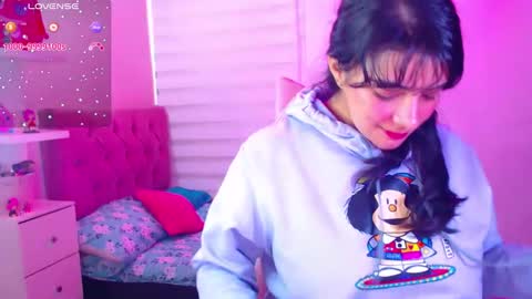 Snapshot of vannessa_shy chatting on December 21, 4:46 pm Vanesa online show from December 21, 4:46 pm