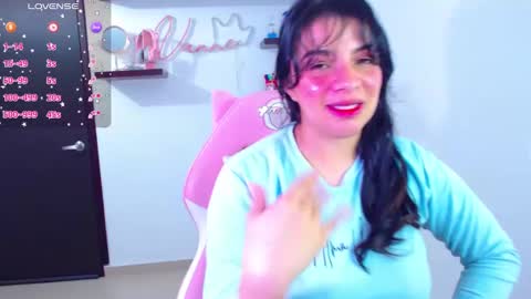 Snapshot of vannessa_shy chatting on February 6, 11:48 pm Vanesa online show from February 6, 11:48 pm