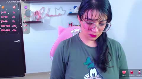 Snapshot of vannessa_shy chatting on February 9, 6:26 pm Vanesa online show from February 9, 6:26 pm