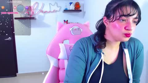 Snapshot of vannessa_shy chatting on February 25, 10:29 pm Vanesa online show from February 25, 10:29 pm