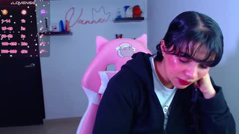 Snapshot of vannessa_shy chatting on March 8, 4:39 pm Vanesa online show from March 8, 4:39 pm