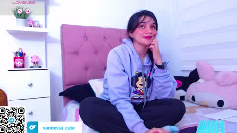 Snapshot of vannessa_shy chatting on September 19, 10:32 pm Vanesa online show from September 19, 10:32 pm