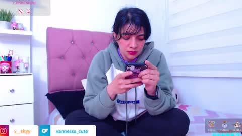 Snapshot of vannessa_shy chatting on September 26, 12:47 am Vanesa online show from September 26, 12:47 am