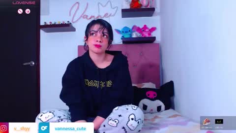 Snapshot of vannessa_shy chatting on October 30, 11:27 pm Vanesa online show from October 30, 11:27 pm