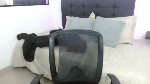 vane online show from April 19, 7:38 pm