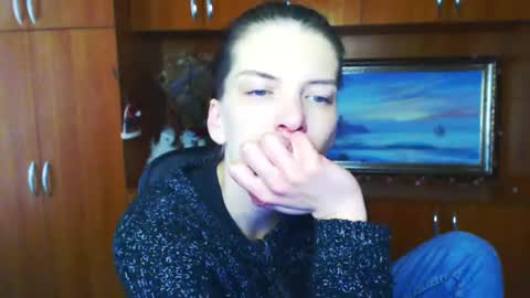 Snapshot of vanrey_ chatting on March 4, 10:35 am Vanessa online show from March 4, 10:35 am