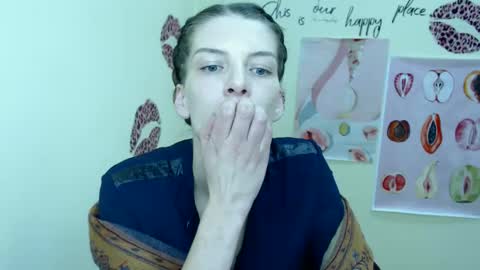 Snapshot of vanrey_ chatting on March 7, 11:29 am Vanessa online show from March 7, 11:29 am