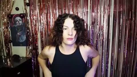 Snapshot of vanrey_ chatting on October 6, 6:11 am Vanessa online show from October 6, 6:11 am