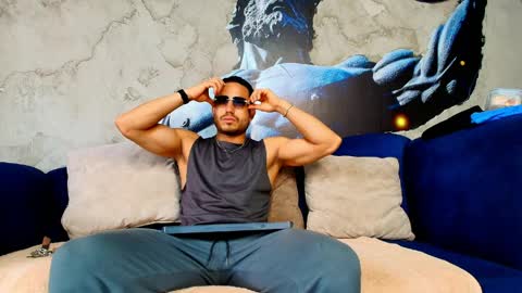 Vans Ross online show from April 2, 2:04 pm