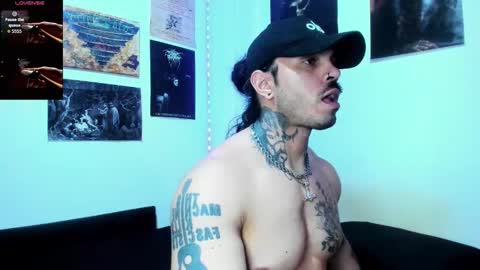 Snapshot of vanvelckan_ chatting on March 4, 2:06 am vanvelckan_ online show from March 4, 2:06 am