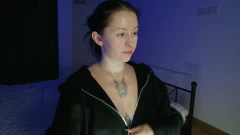 Snapshot of vaolietkat chatting on November 29, 6:49 am vaolietkat online show from November 29, 6:49 am