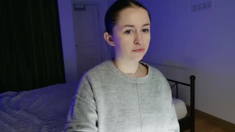 Snapshot of vaolietkat chatting on December 16, 6:40 am vaolietkat online show from December 16, 6:40 am