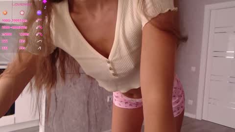 Varonica Caprii Online this week  Monday Tuesday Thursday Friday online show from September 17, 7:10 am