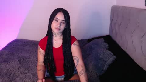 Snapshot of vayolett_bass chatting on December 18, 2:42 am Vayolett Bass online show from December 18, 2:42 am