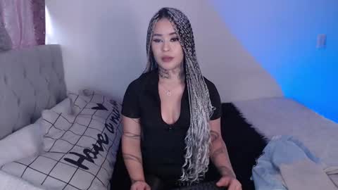 Snapshot of vayolett_bass chatting on March 8, 8:35 pm Vayolett Bass online show from March 8, 8:35 pm