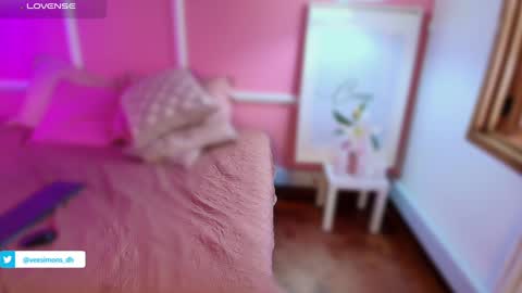Snapshot of veesimons_dh chatting on January 17, 8:44 pm Vee Simons online show from January 17, 8:44 pm