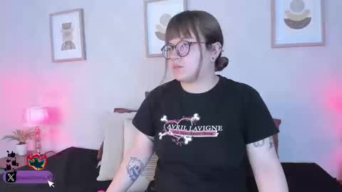 Snapshot of veesimons_dh chatting on September 11, 8:53 pm Vee Simons online show from September 11, 8:53 pm