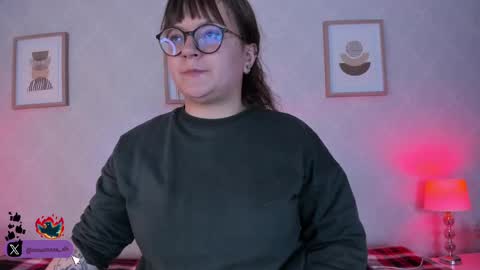 Snapshot of veesimons_dh chatting on September 12, 7:47 pm Vee Simons online show from September 12, 7:47 pm