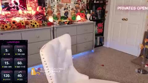 Snapshot of vegas_romance chatting on November 6, 2:01 am vegas_romance online show from November 6, 2:01 am